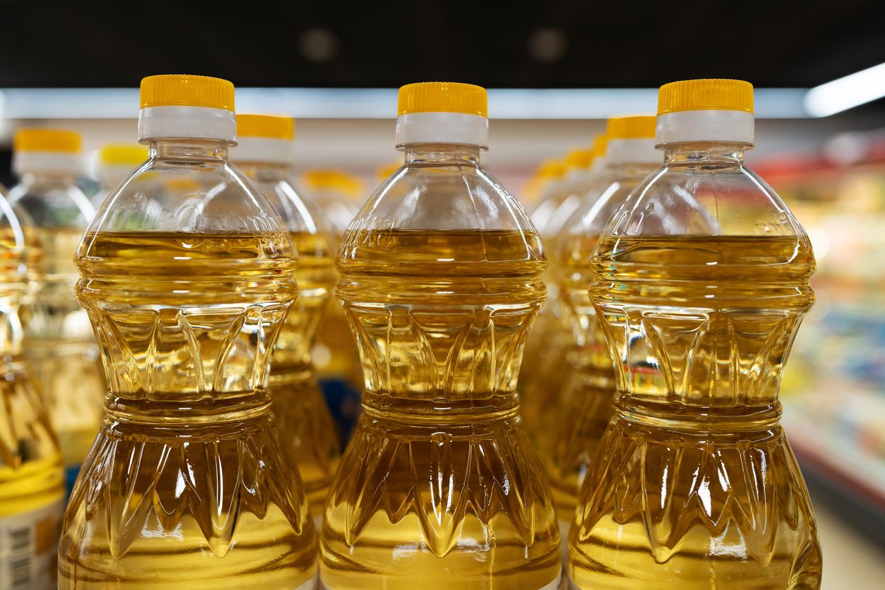Olive oil tops for frying, sunflower oil a health hazard