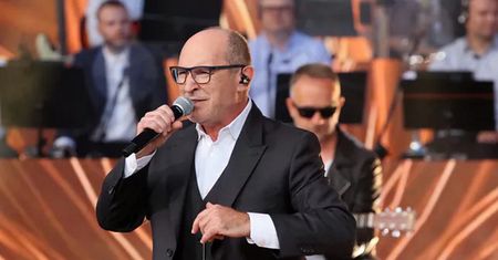 Andrzej Krzywy z De Mono pracuje na budowie. "Nie jestem obsraną gwiazdą"