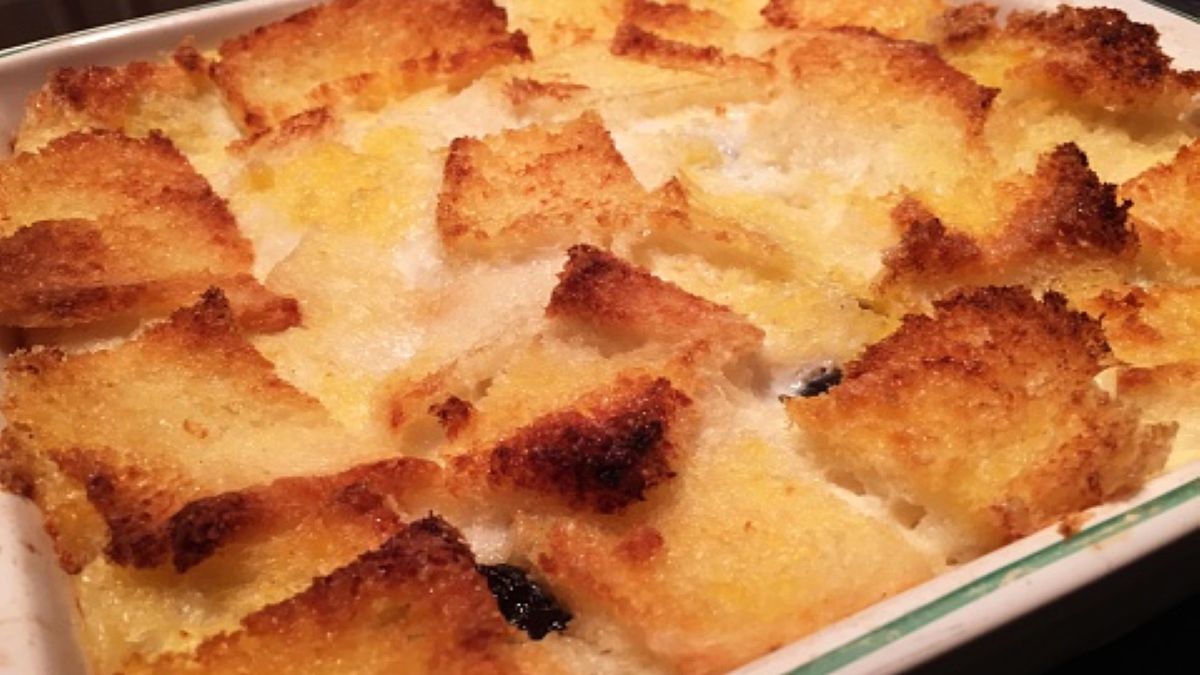 Pudding chlebowo-maślany to idealny deser na jesienne chłody