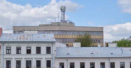 Dawna stomatologia zamieni się w apartamentowiec. Obok staną dwa nowe budynki mieszkalne