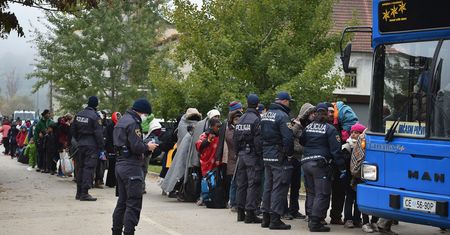 Migracja w Europie. Chcą rozstawić wojsko na granicy