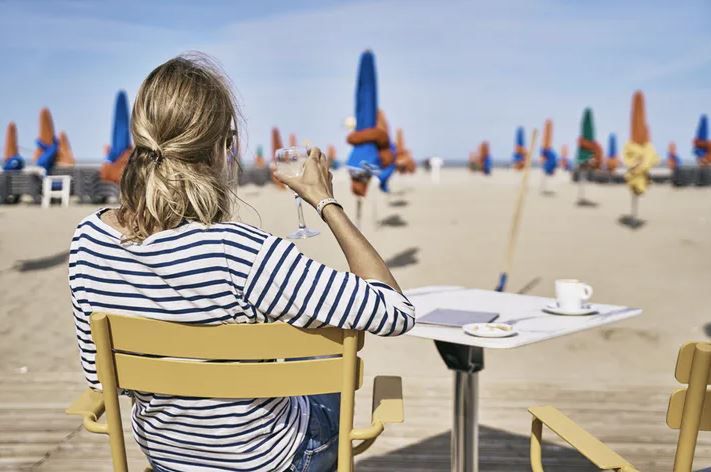 Nigdy nie zabieraj tych przekąsek na plażę. Skończy się odwodnieniem i brakiem energii