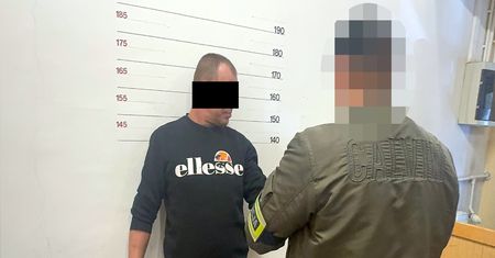 Porwał pijanego mężczyznę spod klubu i woził po Warszawie. Chciał wycisnąć z niego pieniądze