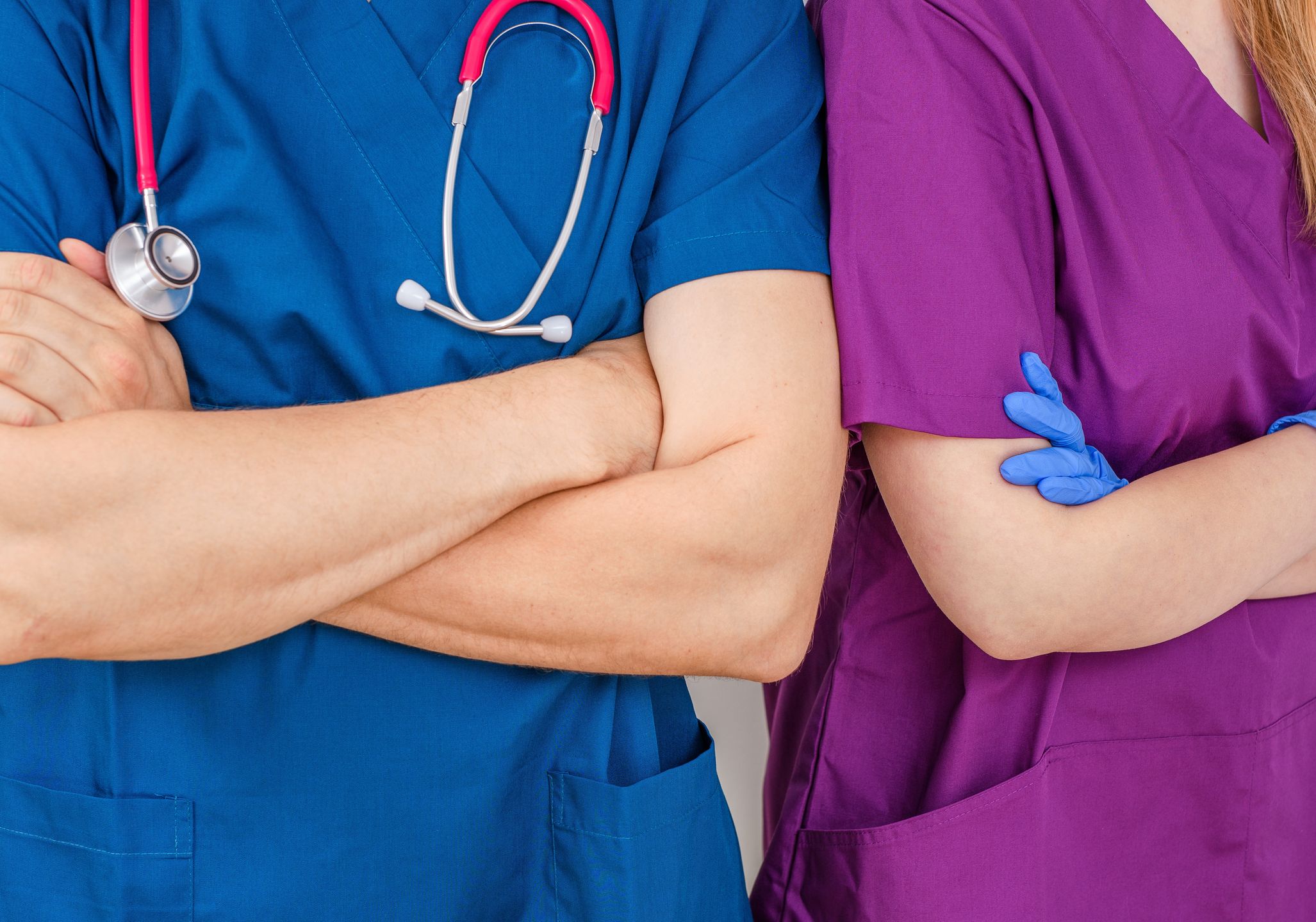 lekarz, doktor, dwie osoby, para, medycyna, lecznictwo, zdrowie, opieka zdrowotna, ubezpieczenie, klinika, specjalistyczna, prywatna, kadra, stetoskop, kitel, uniform, w pracy, student, praktyki, specjalizacja, badanie kliniczne, profilaktyka, rak piersi, leczenie, terapia, placebo, medyczny., gabinet, wizyta, online, pediatra, chirurg, ablcja, serce, objawy, lekarz rodzinny, ordynator, weterynarz, specjalista