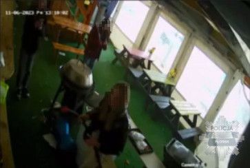 Istna demolka. Co robią nastolatki, kiedy nie są w szkole?