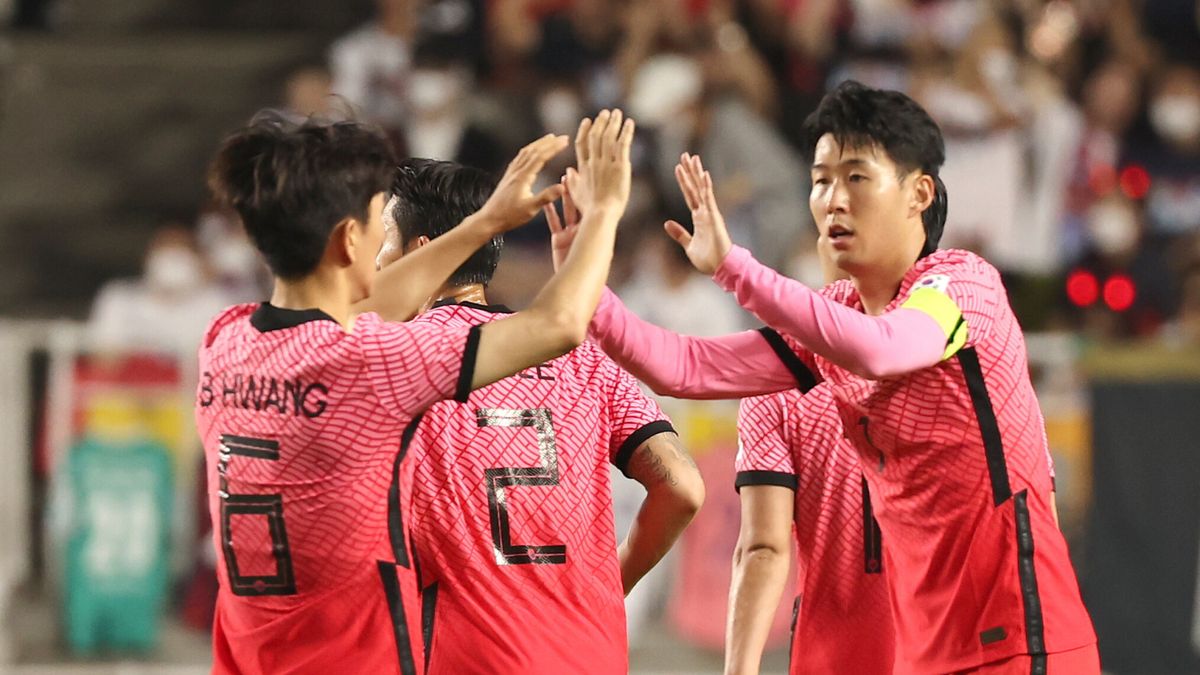 PAP/EPA / YONHAP / Na zdjęciu: piłkarze Korei Południowej