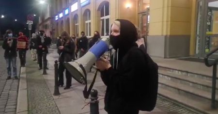 Warszawa. W intencji "gruntowania niewieścich cnót". Kobiety wychodzą na ulice
