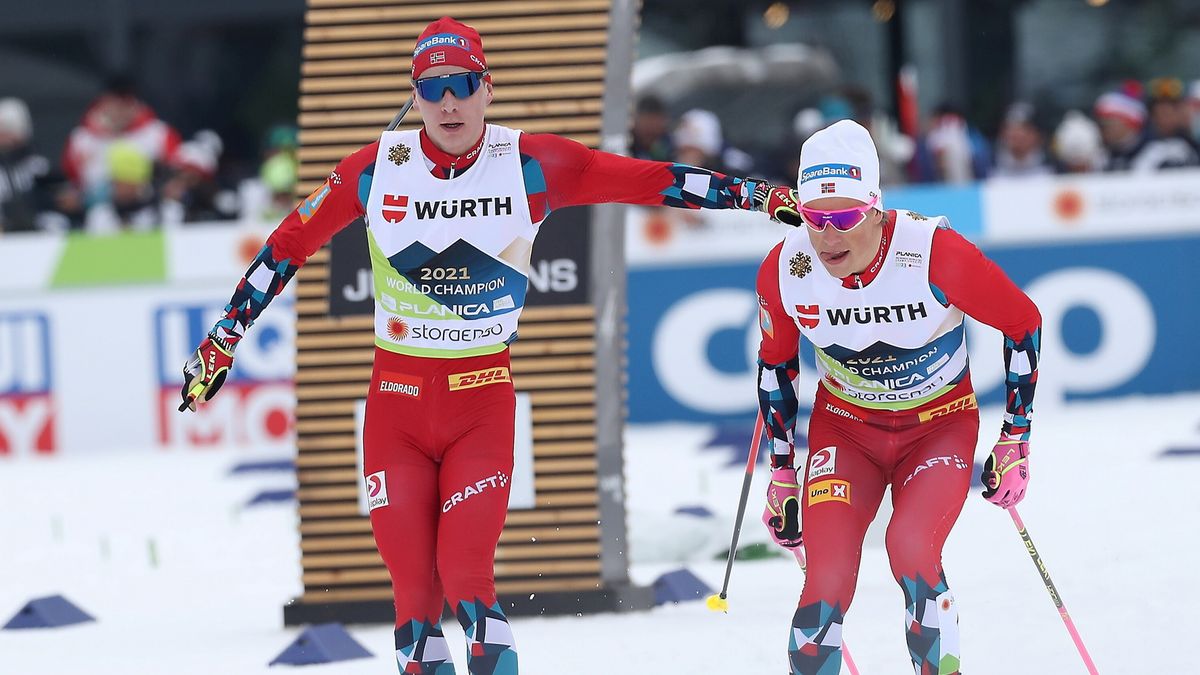 Simen Hegstad Krueger (z lewej) i Johannes Hoesflot Klaebo