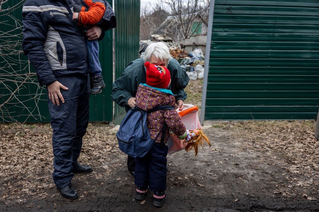 Rząd Ukrainy wprowadza przymusową ewakuację dzieci z terenów, gdzie toczą się walki