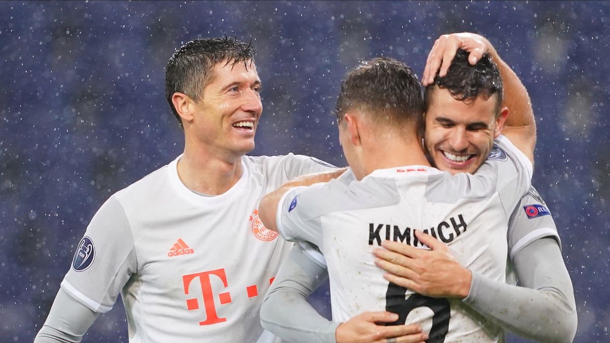 PAP/EPA / LUKAS BARTH-TUTTAS / Na zdjęciu: Robert Lewandowski 