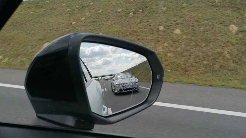 Zamaskowany prototyp Audi e-trona GT