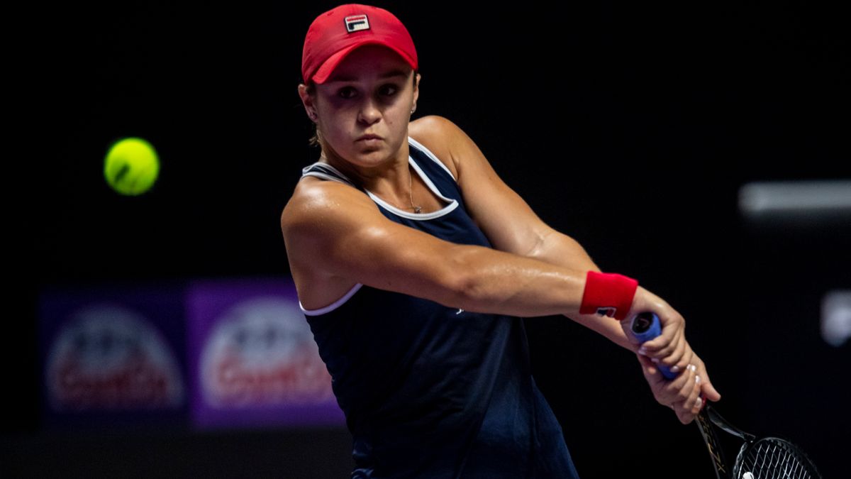 Zdjęcie okładkowe artykułu: PAP/EPA / ALEX PLAVEVSKI / Na zdjęciu: Ashleigh Barty