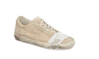 Superstar Taped Sneaker – buty sklejone taśmą za 2 tysiące złotych. Internauci kpią z obuwia luksusowej marki