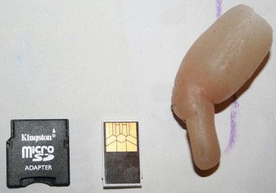 Pamięć USB zamontowana w palcu 3