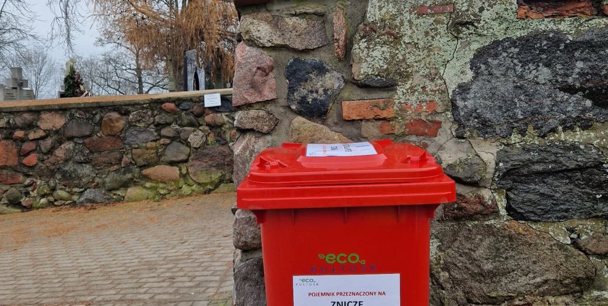 Pułtusk: Czerwone pojemniki zaskoczyły mieszkańców. Zobacz, do czego służą