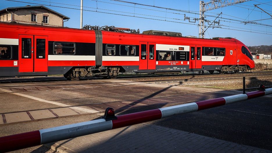 Przetarg obejmuje zakup pięciu używanych jednostek spalinowych, 2- lub 3-członowych.