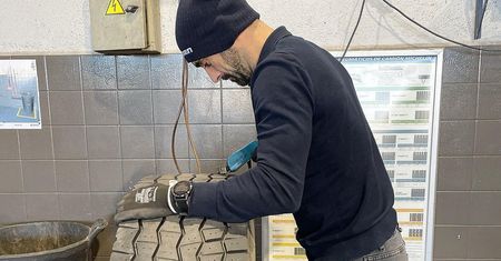 Szalał na boiskach Ekstraklasy. Pracuje w wulkanizacji