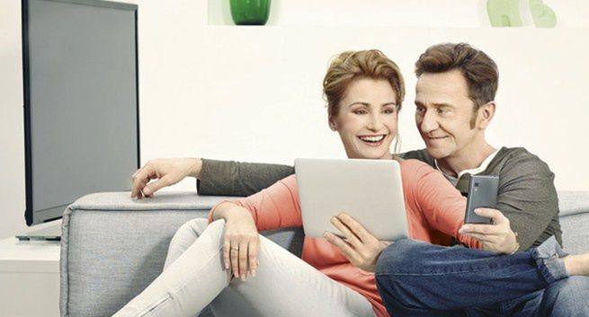 Joanna Brodzik i Paweł Wilczak reklamują Plus Bank w SmartDomu (wideo)