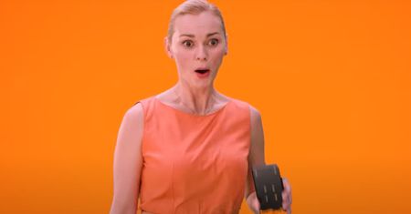 Została twarzą Shopee. Kim jest blondynka z popularnej reklamy?