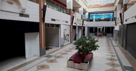 Znane centrum handlowe w Krakowie będzie zburzone. Skrywa prawdziwe tajemnice