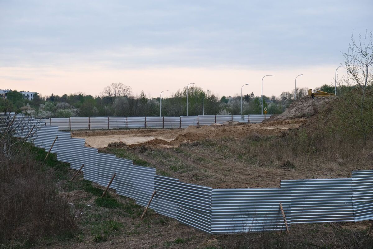 Budowa Biedronki i biur na przedłużeniu ul. Zelwerowicza