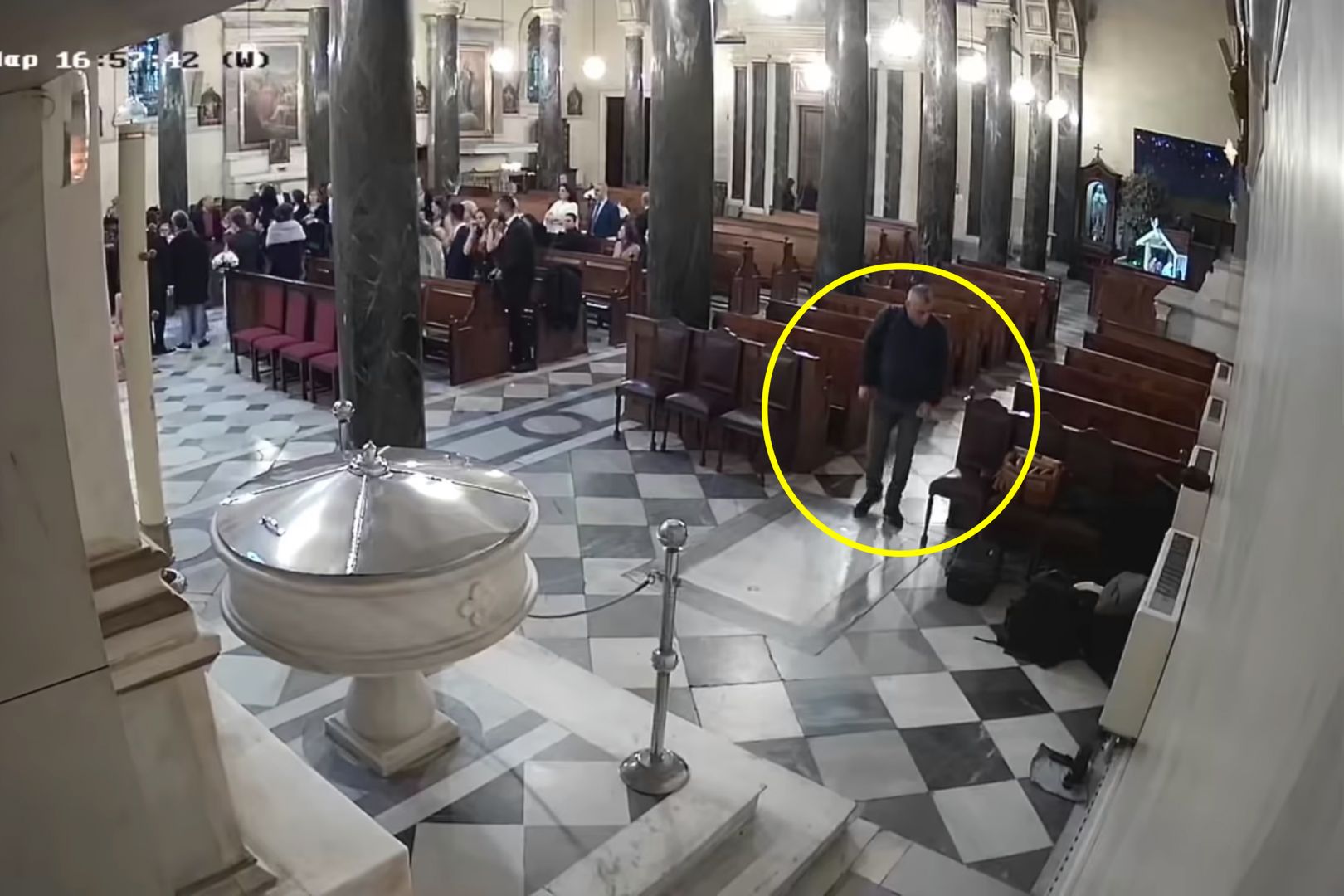 Złodziej zaatakował w kościele. Fotografie ślubny - miej się na baczności! 1