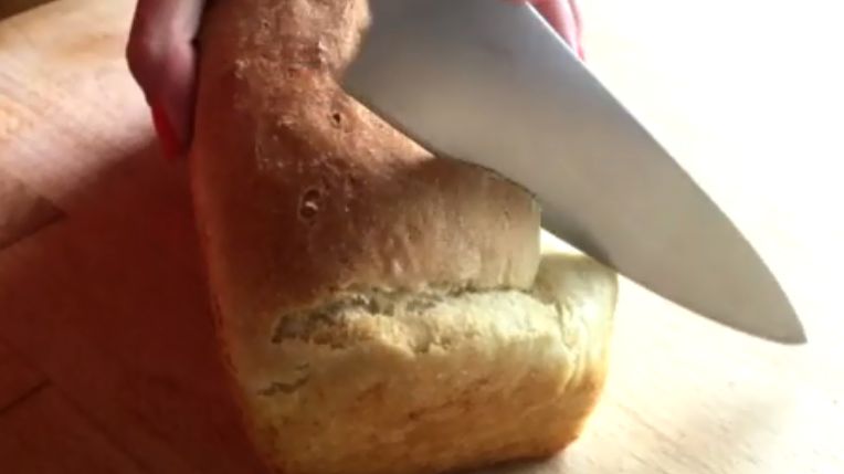 Własnoręcznie upieczony chleb smakuje wyjątkowo 