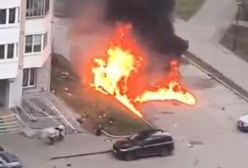 Eksplozja samochodu-pułapki na osiedlu. Jest nagranie z Rosji