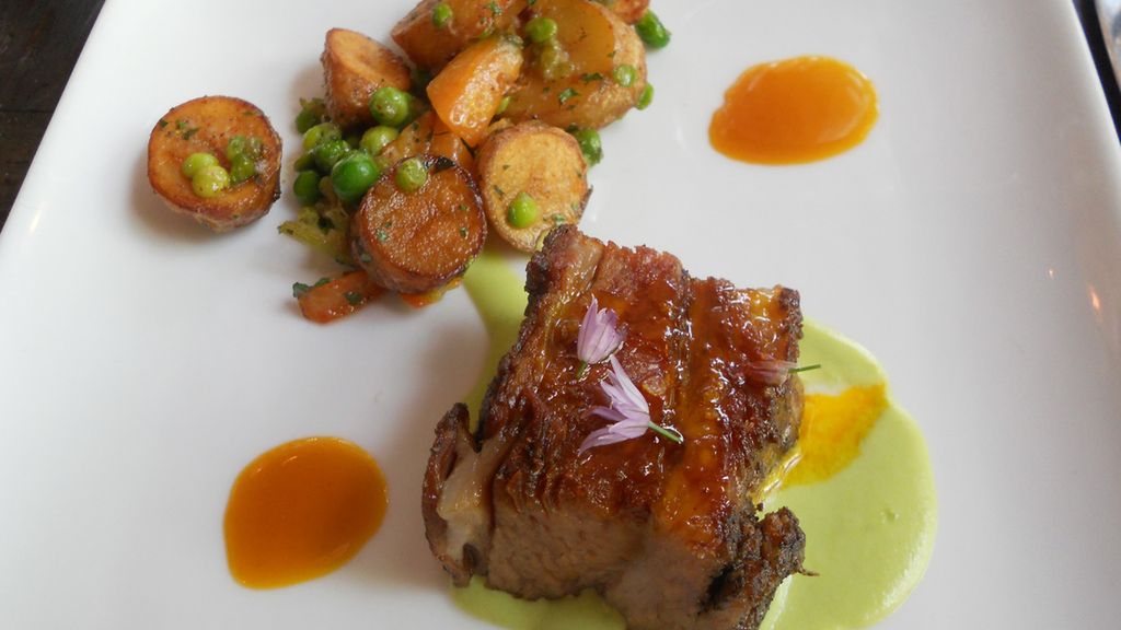 Duszony mostek cielęcy bez kości (mięso i tłuszcz)