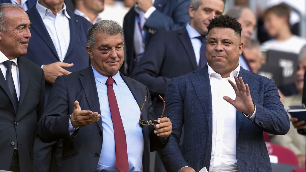 Zdjęcie okładkowe artykułu: Getty Images / Adria Puig/Anadolu Agency  / Na zdjęciu: Joan Laporta oraz Ronaldo