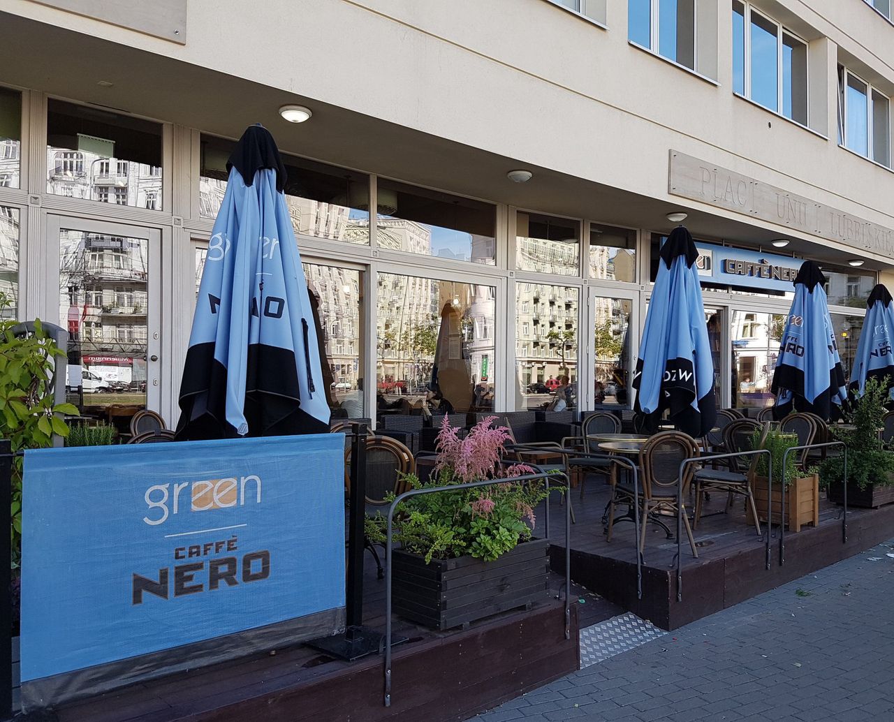 Green Caffe Nero pozostaje zamknięte przez koronawirusa.