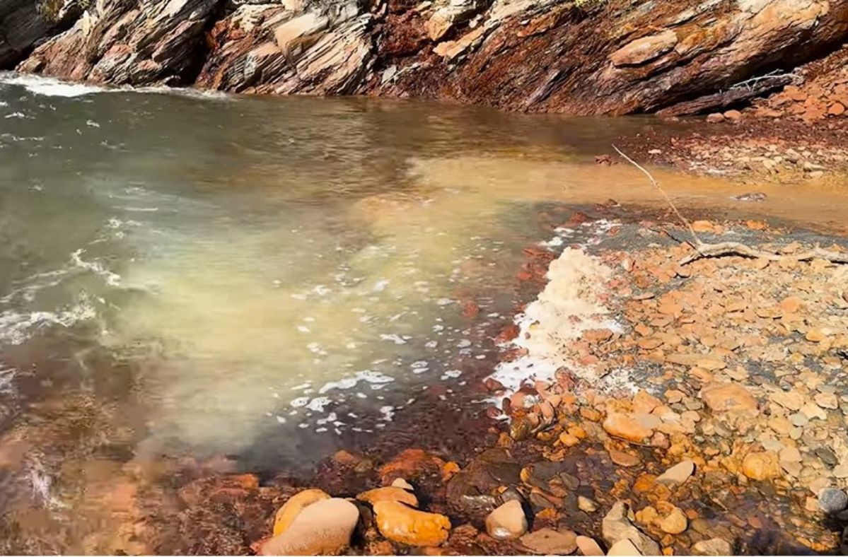 Alaska's melting permafrost turns rivers into toxic orange