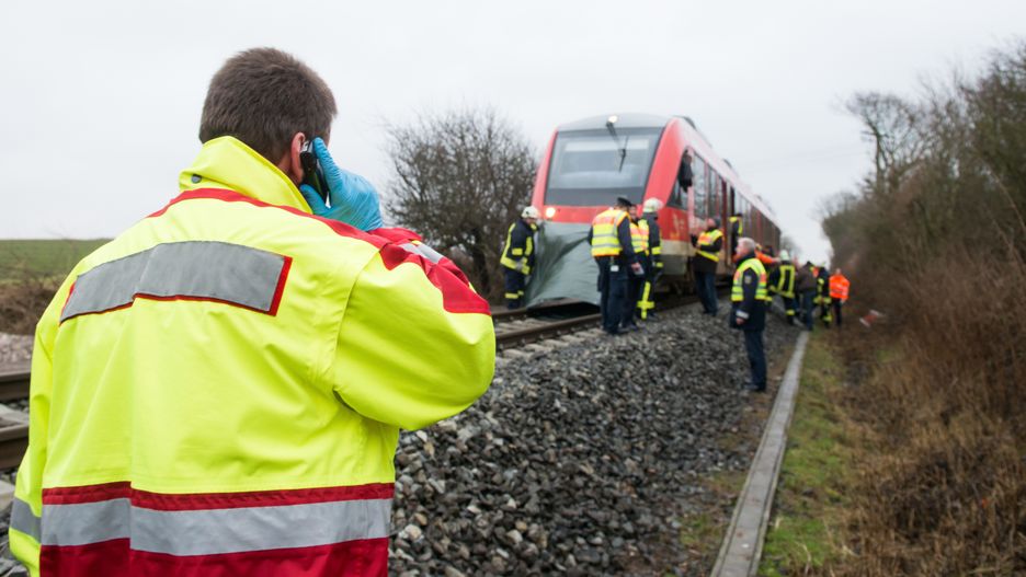 wypadek, pociąg, wypadek na torach