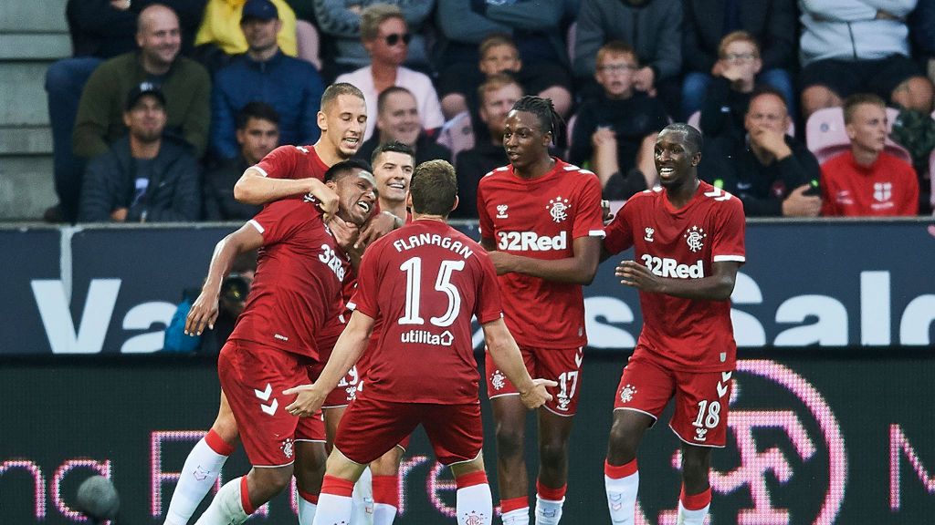 Zdjęcie okładkowe artykułu: Getty Images / Lars Ronbog / Na zdjęciu: piłkarze Glasgow Rangers