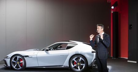 Dyrektor Ferrari dla Autokultu: "Utrzymamy V12 przy życiu tak długo, jak to będzie możliwe"