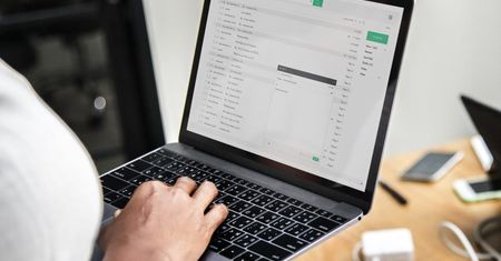 Wojna między Izraelem a Gazą. Cyberoszuści próbują ją wykorzystać