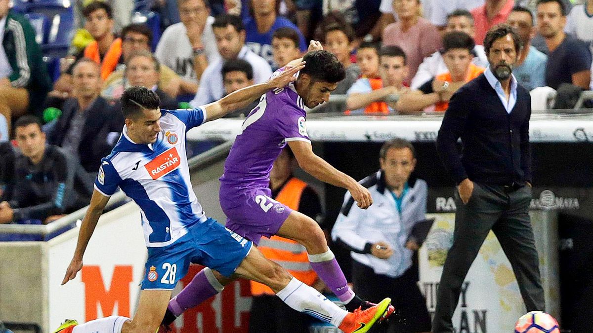 PAP/EPA / ALBERTO ESTEVEZ / Na zdjęciu: Marc Roca (z lewej)