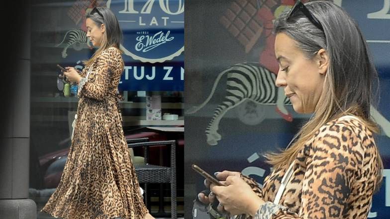 Naturalna Mucha spaceruje po ulicach Warszawy