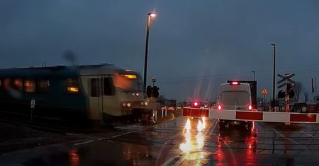 Wstrząsające nagranie z Torunia. Sekundy dzieliły go od tragedii