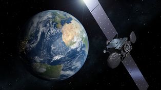 Nieznana chmura śmieci na orbicie geostacjonarnej. Alarm naukowców