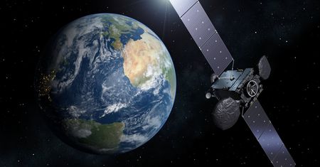 Nieznana chmura śmieci na orbicie geostacjonarnej. Alarm naukowców