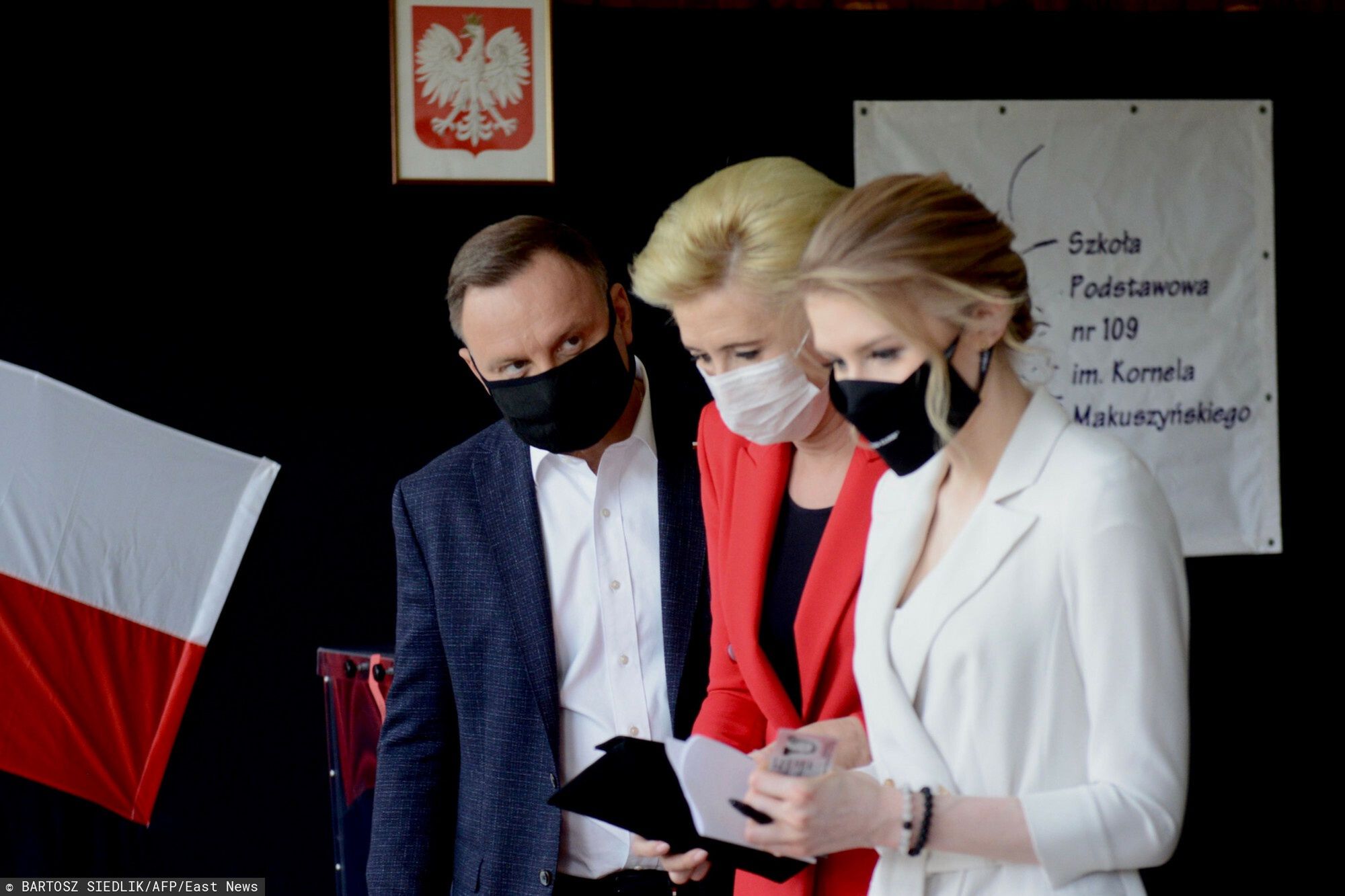 Kinga Duda z rodzicami = Agatą i Andrzejem Dudami