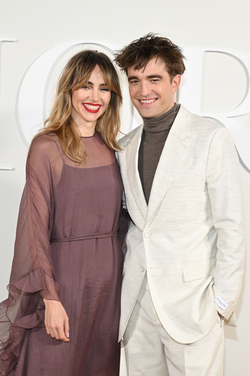 Robert Pattinson i Suki Waterhouse DEBIUTUJĄ na ściance jako para!