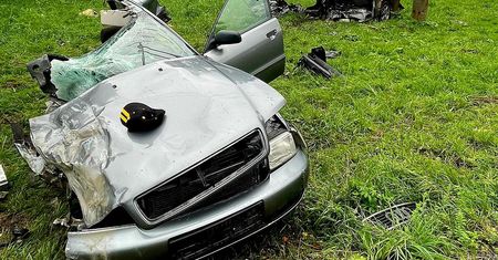 Tyle zostało z auta. Horror na drodze
