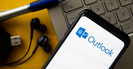 Microsoft Outlook nie dostanie aktualizacji w starszych smartfonach