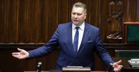 Kuriozalne słowa Czarnka. Mówił o wyborach kopertowych