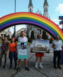 На площі Zbawiciela з‘явилася веселка. Інсталяція на підтримку ЛГБТ