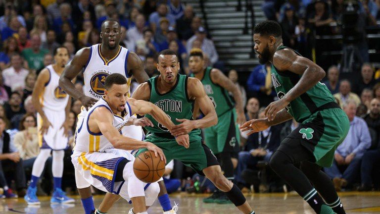 Zdjęcie okładkowe artykułu: AFP /  / Boston Celtics to jedyny uczestnik play-off NBA, który w tym sezonie pokonał Golden State Warriors na ich parkiecie