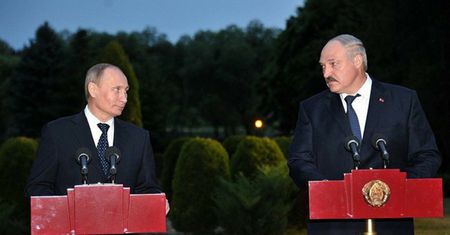 Putin ma plan wobec Łukaszenki. Poniedziałkowa akcja to nie przypadek