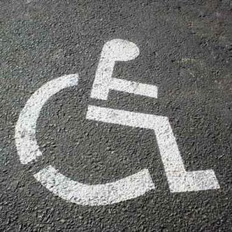 Nowelizacja prawa o ruchu drogowym. Stare karty parkingowe dla niepełnosprawnych jeszcze ważne